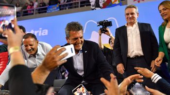 El ministro de Economía de Argentina, Sergio Massa, durante un acto de campaña por la Presidencia. El ministro de Economía de Argentina, Sergio Massa, durante un acto de campaña por la Presidencia.