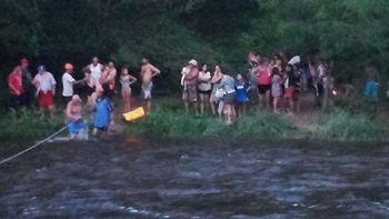 Turistas esperando a ser rescatados Turistas esperando a ser rescatados