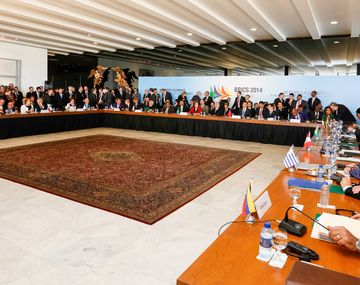 CFK aseguró que obtuvo pleno apoyo de Unasur y BRICS contra los buitres