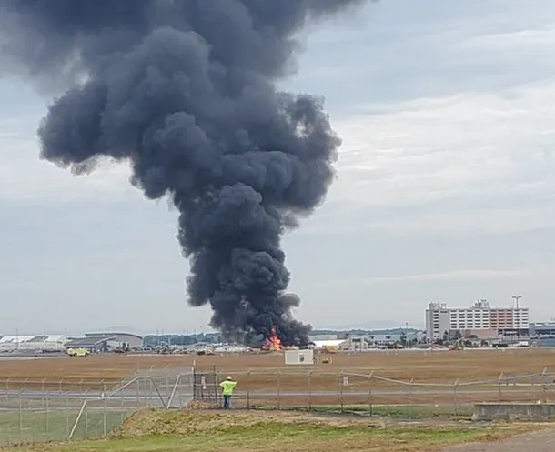 VIDEO: Un avión de la Segunda Guerra Mundial se estrelló en un aeropuerto de los Estados Unidos