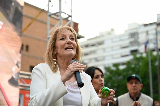 Carolina Cosse señaló que la causa por el Antel Arena fue una operación política en su contra.