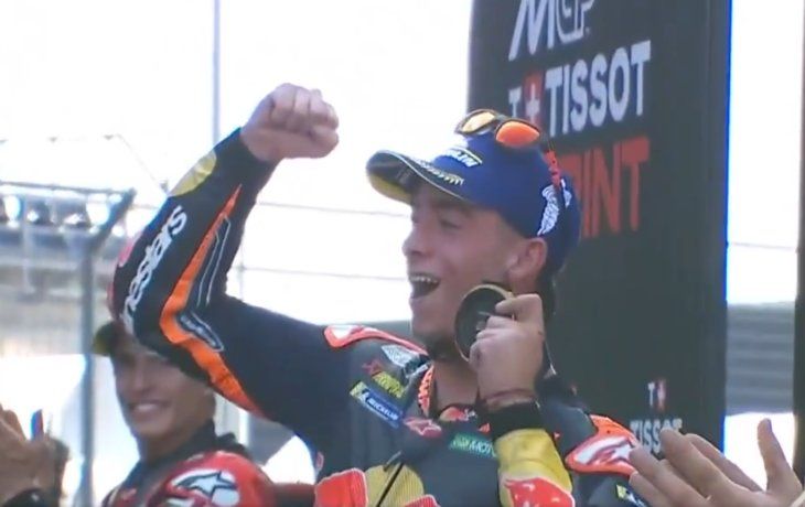 Pedro Acosta ganó la Sprint de Tailandia luego de una maniobra peligrosa de Marc Márquez