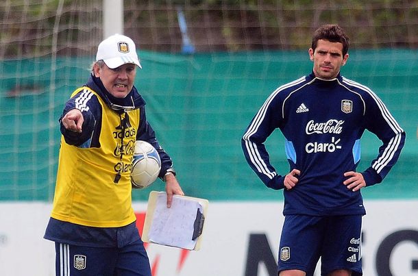 Con Gago lesionado y en duda para el Mundial, ¿a quién convocará Sabella?