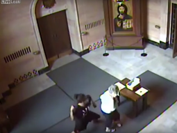 Salvajes: le roban la cartera a una abuela en una iglesia y le dieron una trompada