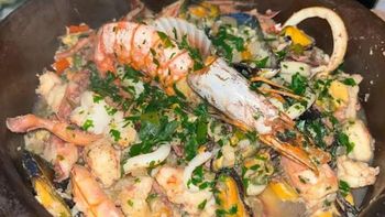 Este bodegón se encuentra en Palermo y ofrece los mejores platos de mar de Buenos Aires. Este bodegón se encuentra en Palermo y ofrece los mejores platos de mar de Buenos Aires.