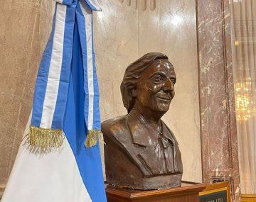 Villarruel ordenó retirar un busto de Kirchner que había en el Senado