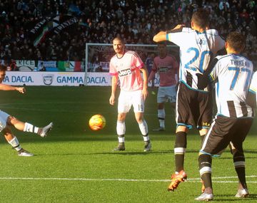 ¿Quién era Tevez? Paulo Dybala la rompió y Juventus sigue peleando