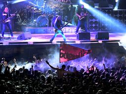 La Renga hizo delirar a miles de fanáticos en Huracán