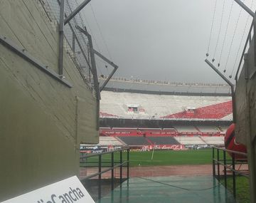El Monumental, golpeado por las lluvias