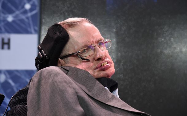 Stephen Hawking aseguró que millones de vidas están en peligro