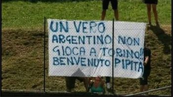 ¿alguien lo quiere? en napoli despidieron a higuain con banderas en su contra ¿alguien lo quiere? en napoli despidieron a higuain con banderas en su contra