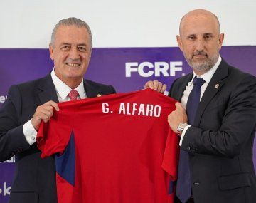 Alfaro fue presentado como DT de Costa Rica: su emotivo discurso
