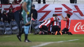 Estudiantes venció a Belgrano y sueña con la Copa Libertadores Estudiantes venció a Belgrano y sueña con la Copa Libertadores