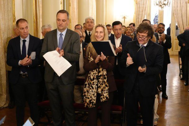 Inédito: Javier Milei recibió a pastores evangélicos para una jornada de oración en la Casa Rosada