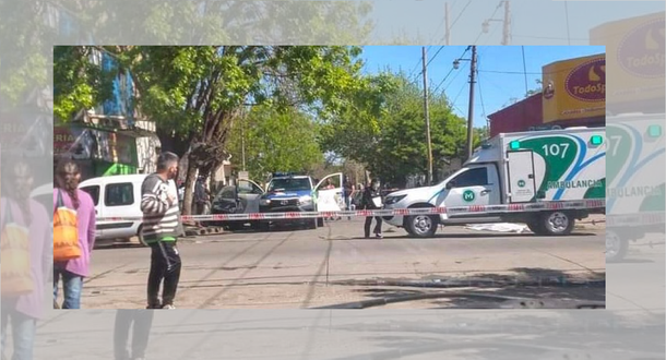 Un carnicero apuñaló a su pollero en Merlo tras una discusión por dinero