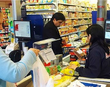 Empleados de comercio tendrán suba del 20% pero ajustable a la inflación 
