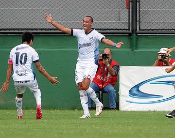 Quilmes le ganó a Arsenal de visitante y salió del descenso