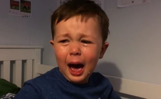 Su ídolo se fue a jugar a Turquía y este nene es pura angustia