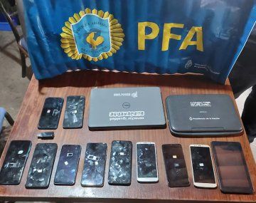 La PFA secuestró celulares y computadoras de la cárcel de Florencio Varela y otros lugares allanados