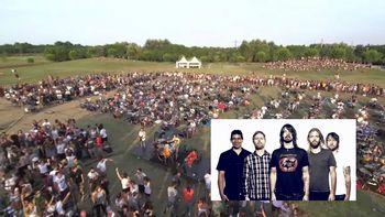 foo fighters prometio un show en italia despues de la serenata de sus fans