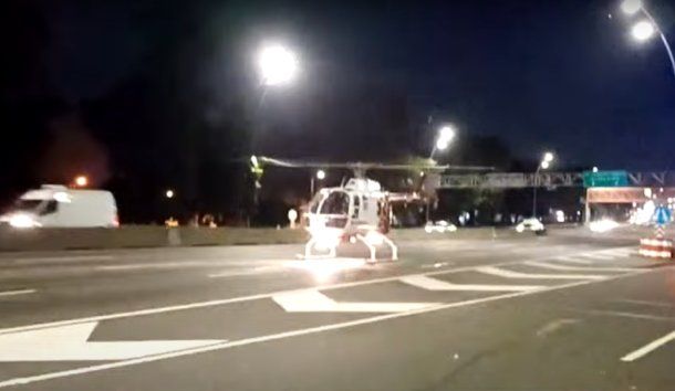 Fuerte choque en la General Paz dejó a un motociclista herido: fue rescatado por un helicóptero del SAME