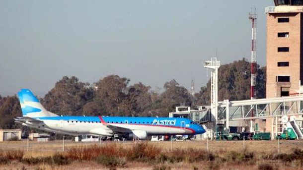 Rosario: avión de Austral tuvo un aterrizaje de emergencia