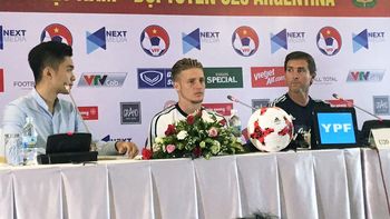 Ascacibar y Úbeda brindaron una conferencia Ascacibar y Úbeda brindaron una conferencia