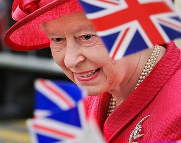 Internaron por primera vez en 10 años a la reina de Inglaterra