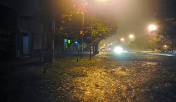Rige un alerta por tormentas fuertes en el centro del país