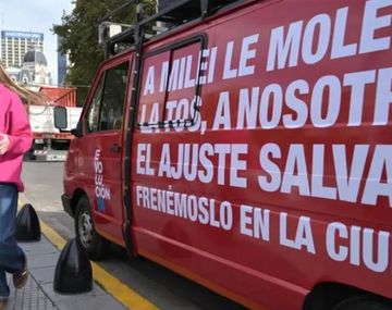 La camioneta proselitista de Evolución.