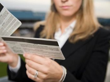 Estafaba a clientes con pasajes baratos que luego eran cancelados por las aerolíneas