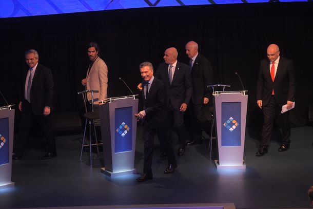 VIDEO: Tras el segundo debate, el saludo de los candidatos a presidente