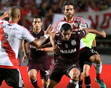Mirá los botines bosteros de Sand para jugar con River