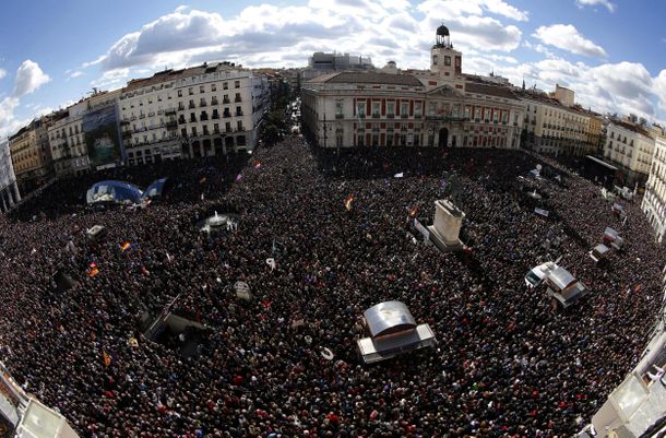 Miles de personas marcharon en Madrid en una convocatoria de Podemos