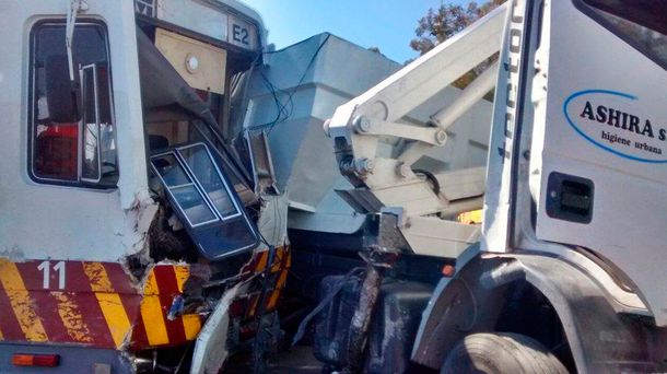 El Premetro chocó a un camión en Villa Soldati: hay 9 heridos de gravedad