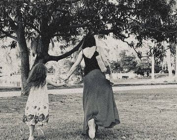 Florencia Kirchner y su hija Helena - Crédito: Instagram florenciakf