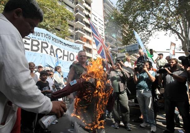 Disturbios por Malvinas quebracho