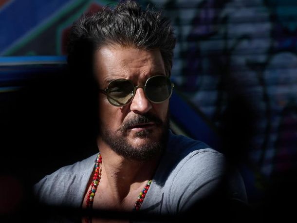 Ricardo Arjona lanzó su nuevo disco Seco: la sorpresa de su hija en uno de sus videoclips