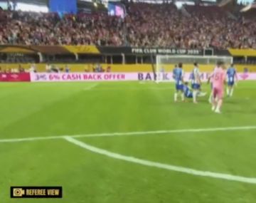 Mirá el golazo de Messi desde la cámara del árbitro: un espectador de lujo