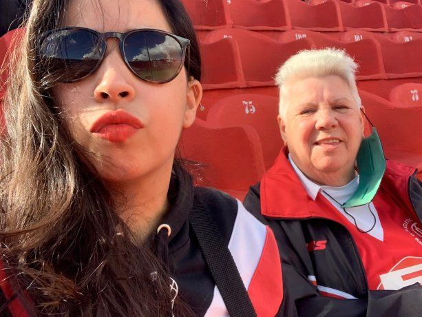 La reacción de la nieta de la abuela de Huracán que es viral