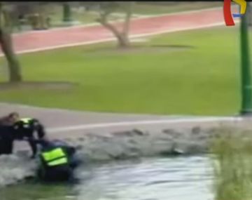 Se cayó a un lago mientras jugaba Pokémon Go