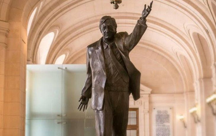 Sacaron la estatua de Néstor que estaba en el CCK para evitar que la vandalicen