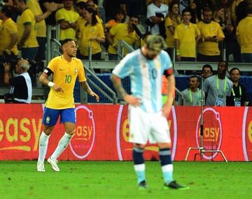 Neymar Jr. festeja y Messi sufre, una síntesis del partido