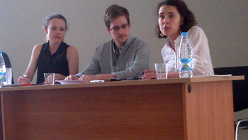 snowden pidio asilo politico temporal en rusia snowden pidio asilo politico temporal en rusia