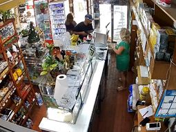 mar del plata: empleada peleo con ladron armado y lo obligo a huir de un almacen mar del plata: empleada peleo con ladron armado y lo obligo a huir de un almacen