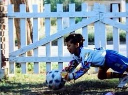 Agustín Marchesín con el buzo de Navarro Montoya Agustín Marchesín con el buzo de Navarro Montoya