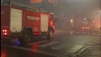 Se incendia La Saladita de Avenida Brasil y Salta Se incendia La Saladita de Avenida Brasil y Salta