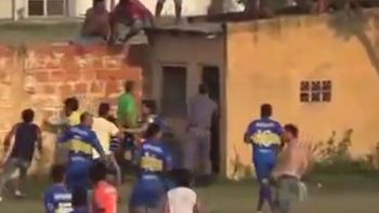 Un partido en Clorinda, Formosa, terminó en una golpiza a policías y el árbitro Un partido en Clorinda, Formosa, terminó en una golpiza a policías y el árbitro