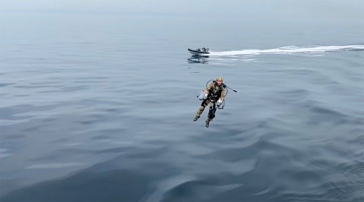 Y un día el hombre logró volar sin alas: el futuro llegó