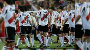 un ex idolo de river se confiesa: una vez erre un penal y cuando llegue al vestuario destroce un inodoro un ex idolo de river se confiesa: una vez erre un penal y cuando llegue al vestuario destroce un inodoro